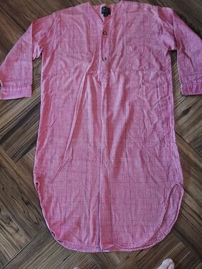 Men's Light Cotton Plaid Flannel Night Shirt: Sz. Medium.